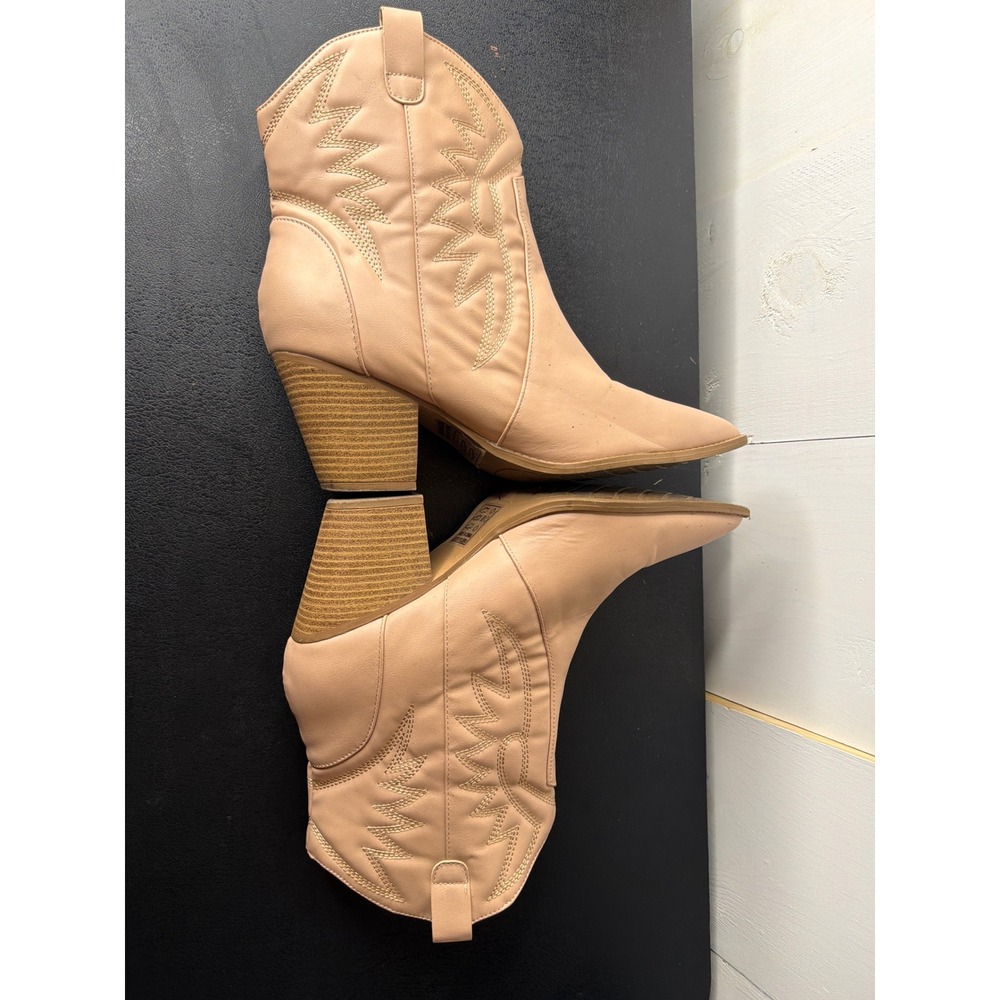 Qupid Tan Western Embroidered Pointed Toe Ankle Boots Womens 10